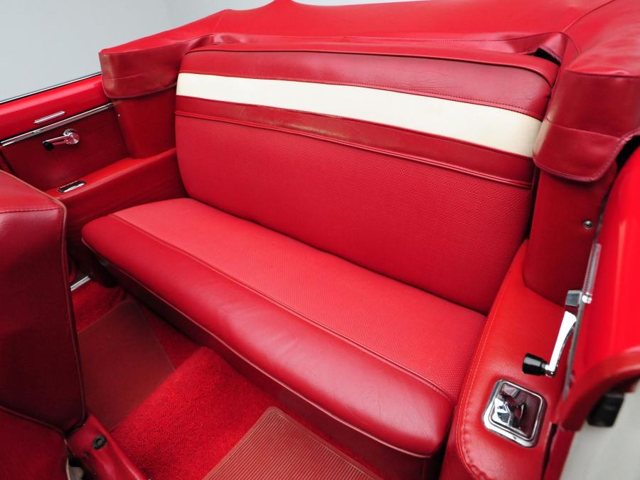  Chevrolet Chevy II Nova 400 Convertible 1963 года  (фото 12 из 12)